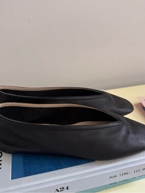 Le Monde Beryl Luna Slipper in Black Leather - NEVER WORN size 37.5